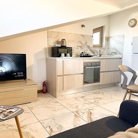 Carolas Luxury House Ф'юмічіно Екстер'єр фото